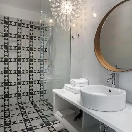 Stylische -tres Chic- In Makarska