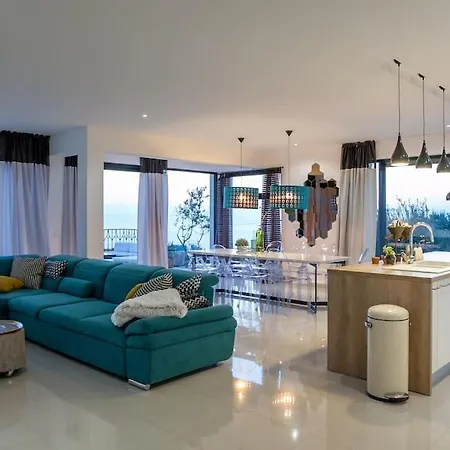Stylische -tres Chic- In Villa